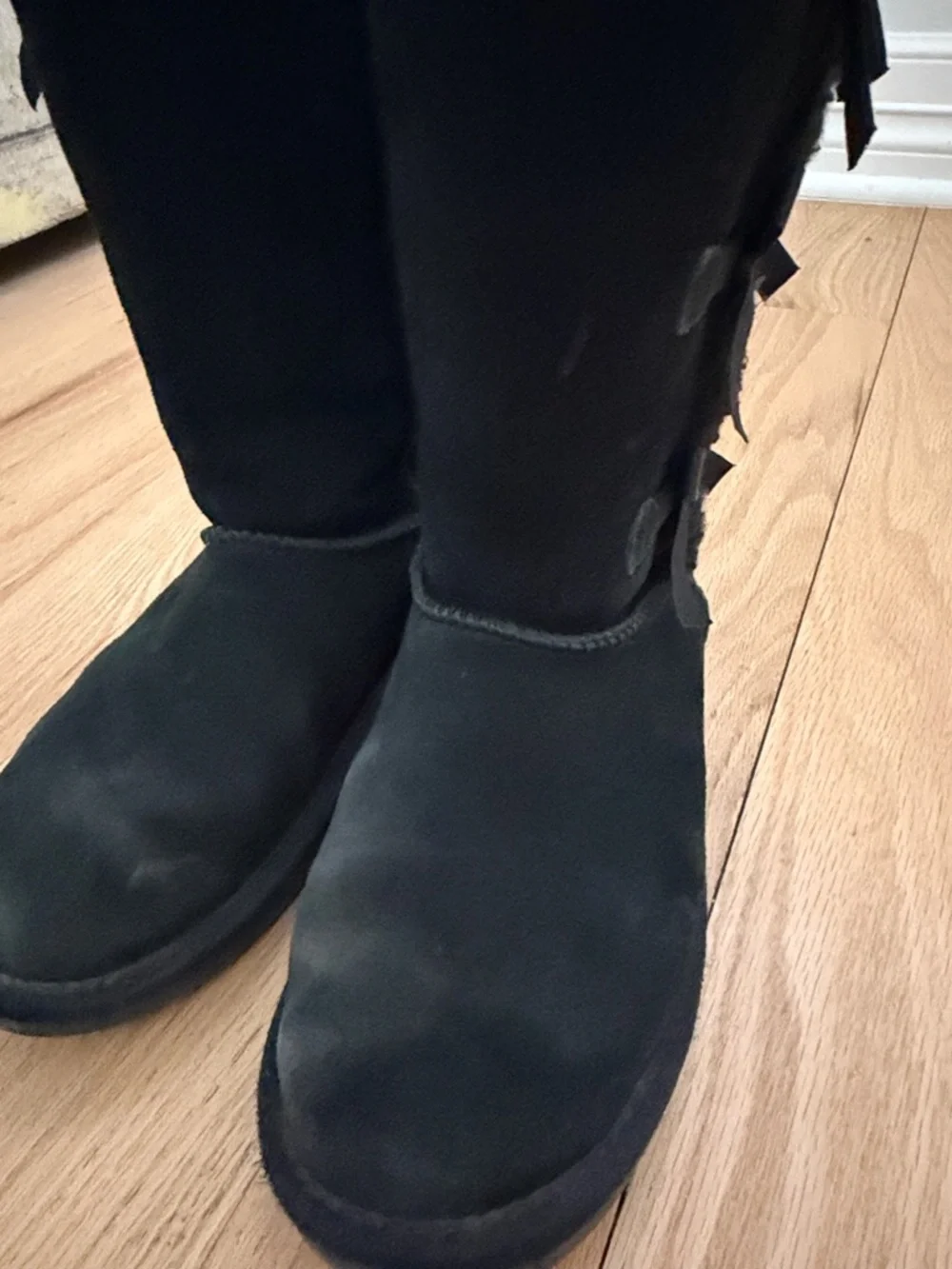Koolaburra by Ugg Black Suede Tall Heel-Trim Bow Back Boots girls sz 4
